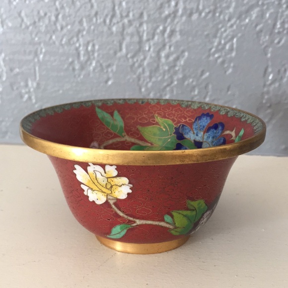 Small Cloisonné Bowl With Flower Patterns - Picture 6 of 8